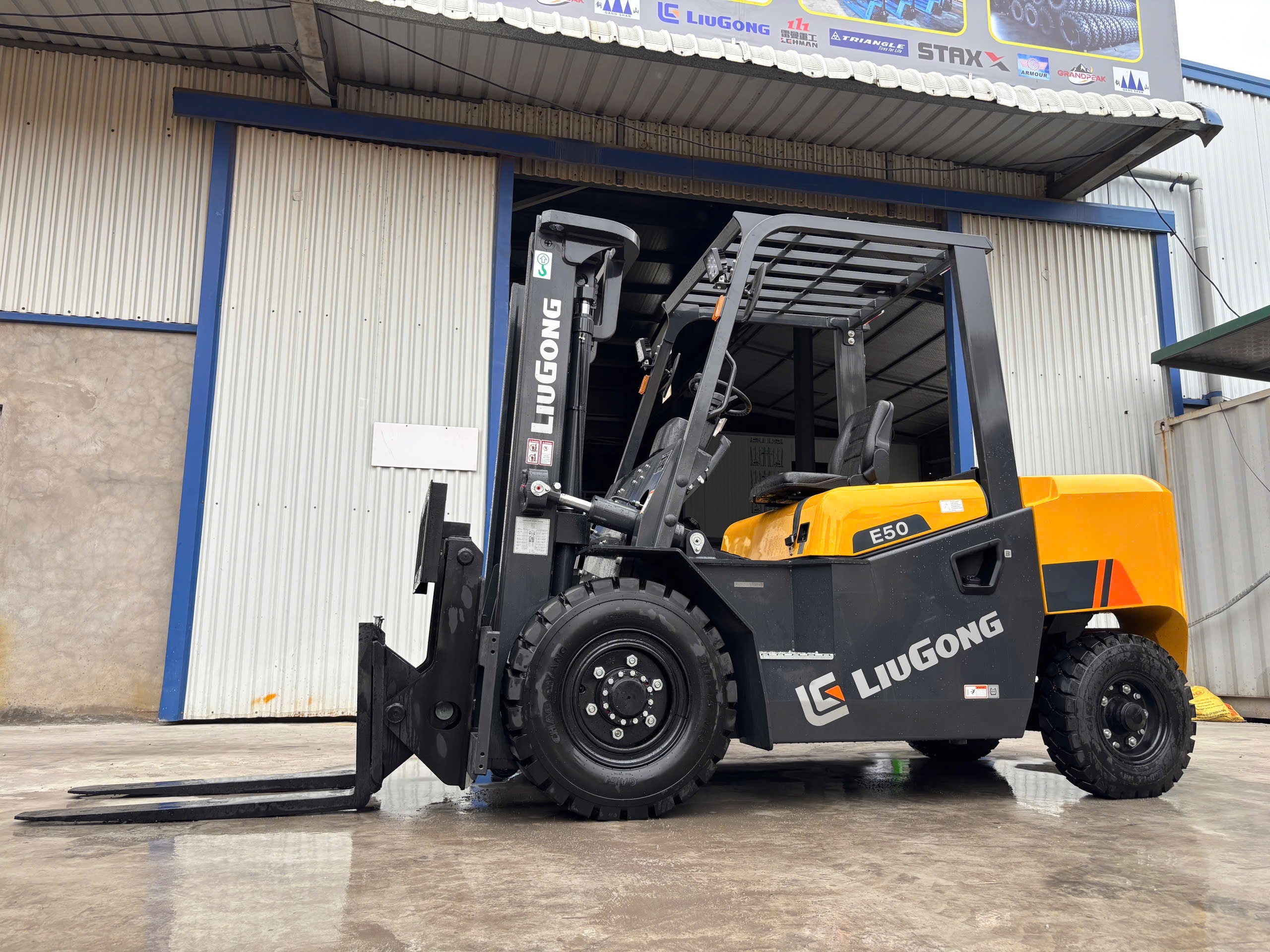 Xe nâng dầu LiuGong 5 tấn